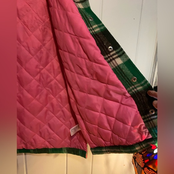UO like new oversized green plaid flannel jacket w/hot pink quilted lining,Small - Picture 8 of 13
